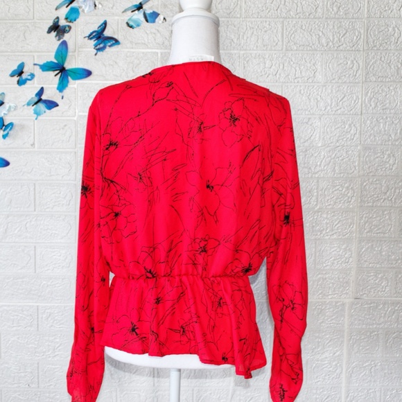 ASTR the label red long sleeve floral blouse - Picture 5 of 9
